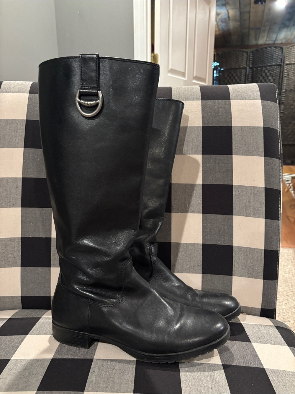 Black Leather Boots with Silver Ring